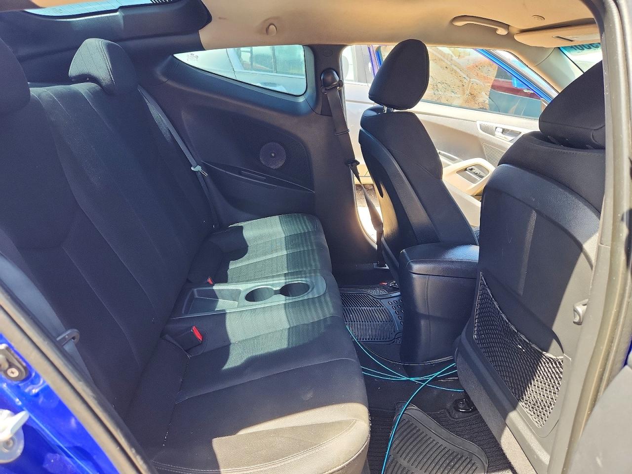 Hyundai VELOSTER Base