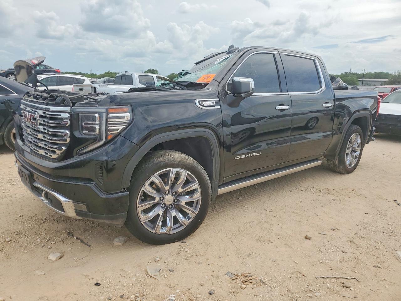 Salvage GMC Sierra Image