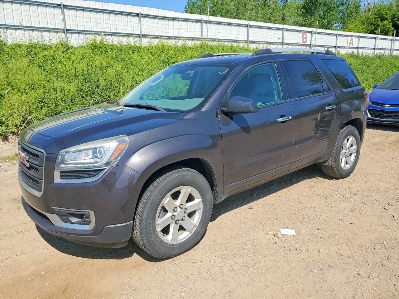 Salvage GMC Acadia Image