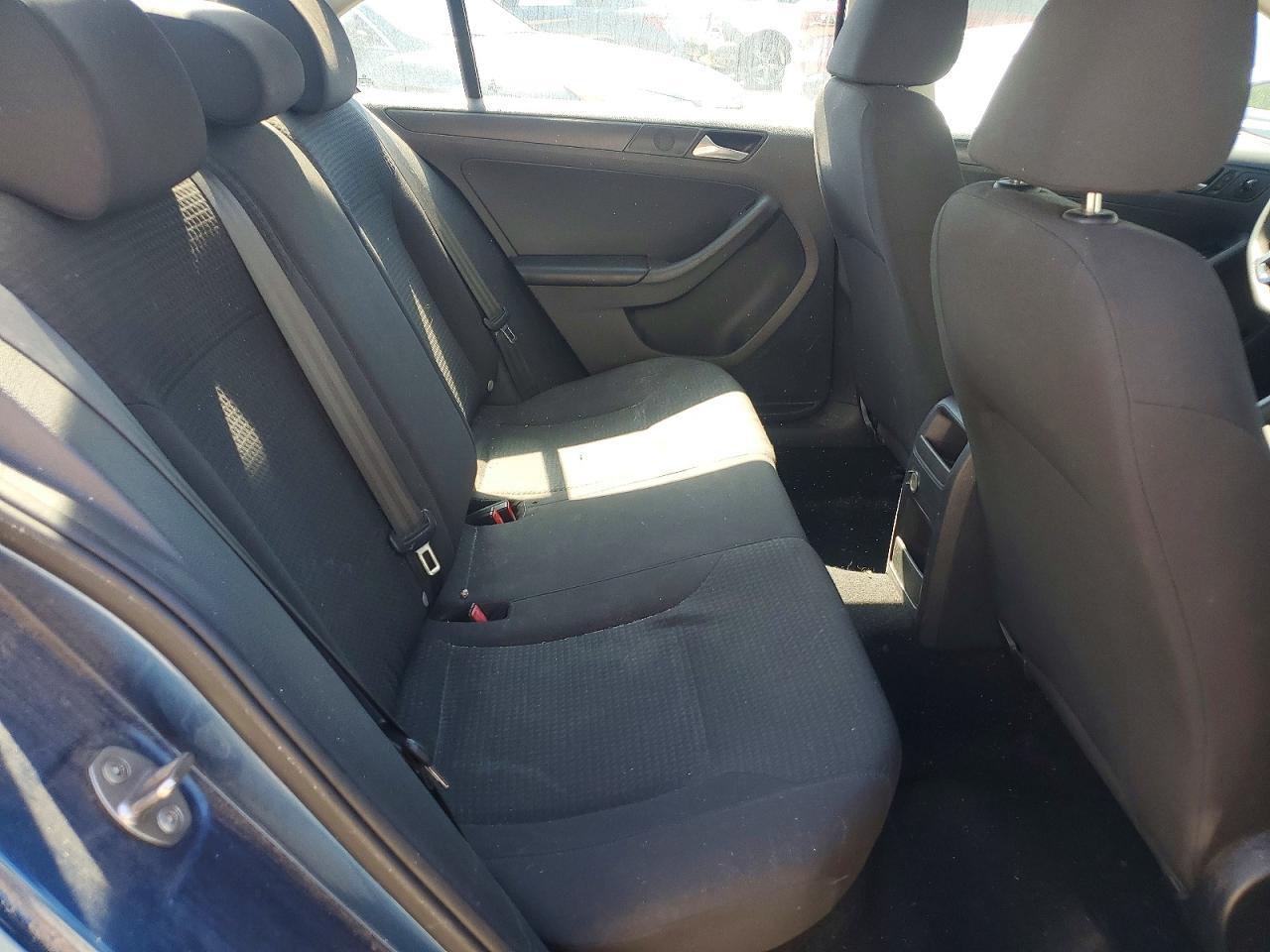 Volkswagen Jetta Base