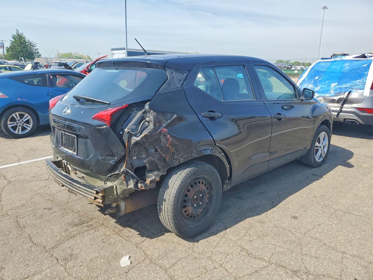 Nissan Kicks S