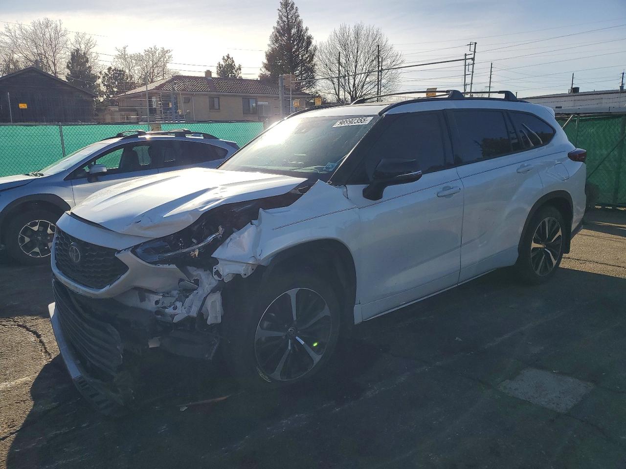 Salvage Toyota Highlander Image