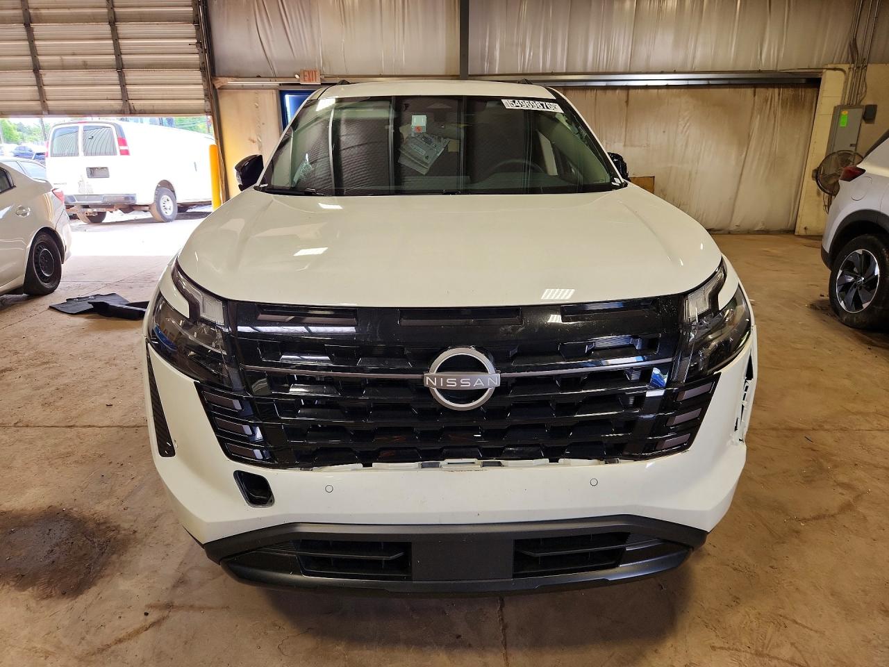 Nissan Pathfinder Sv