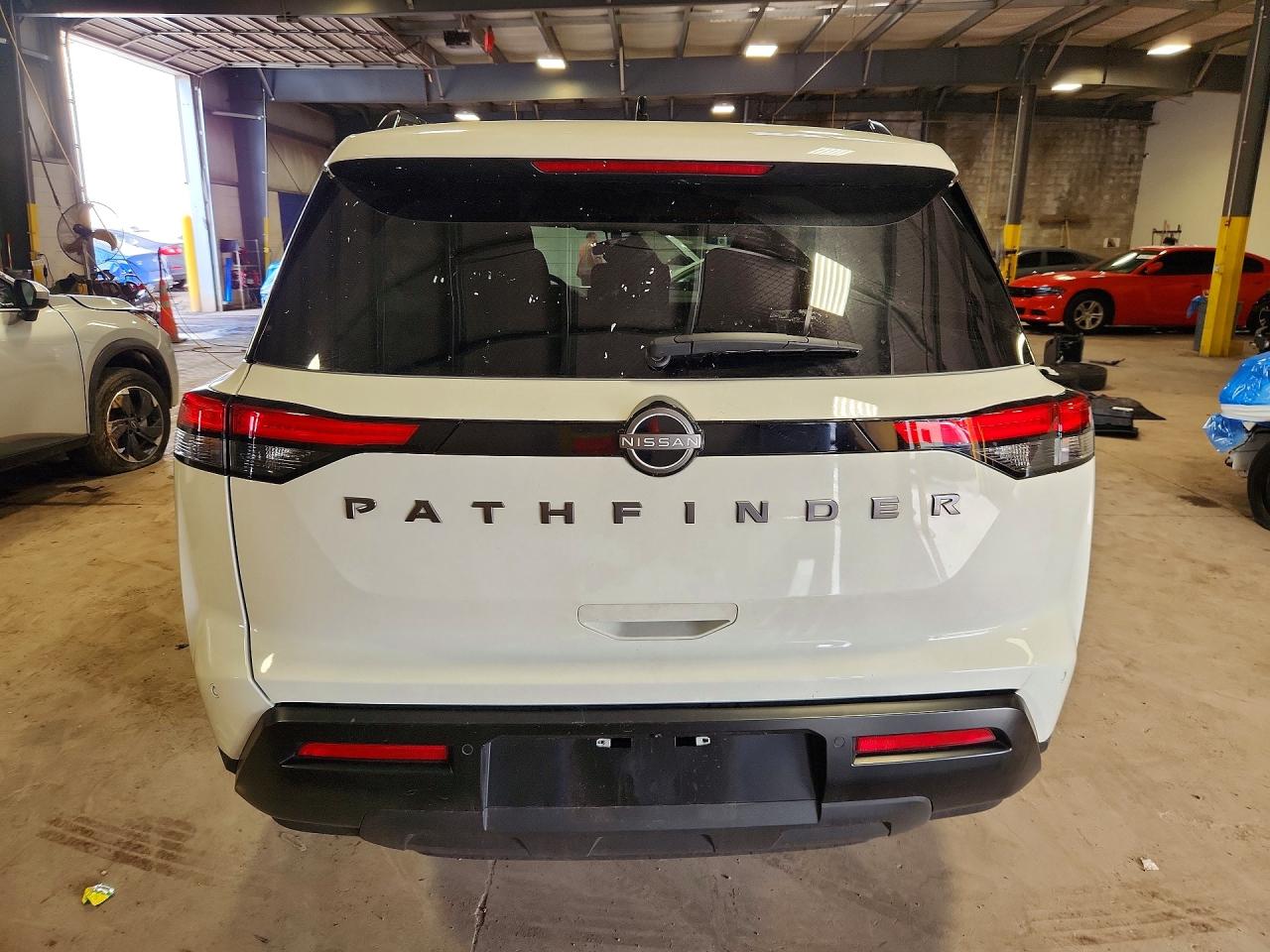 Nissan Pathfinder Sv