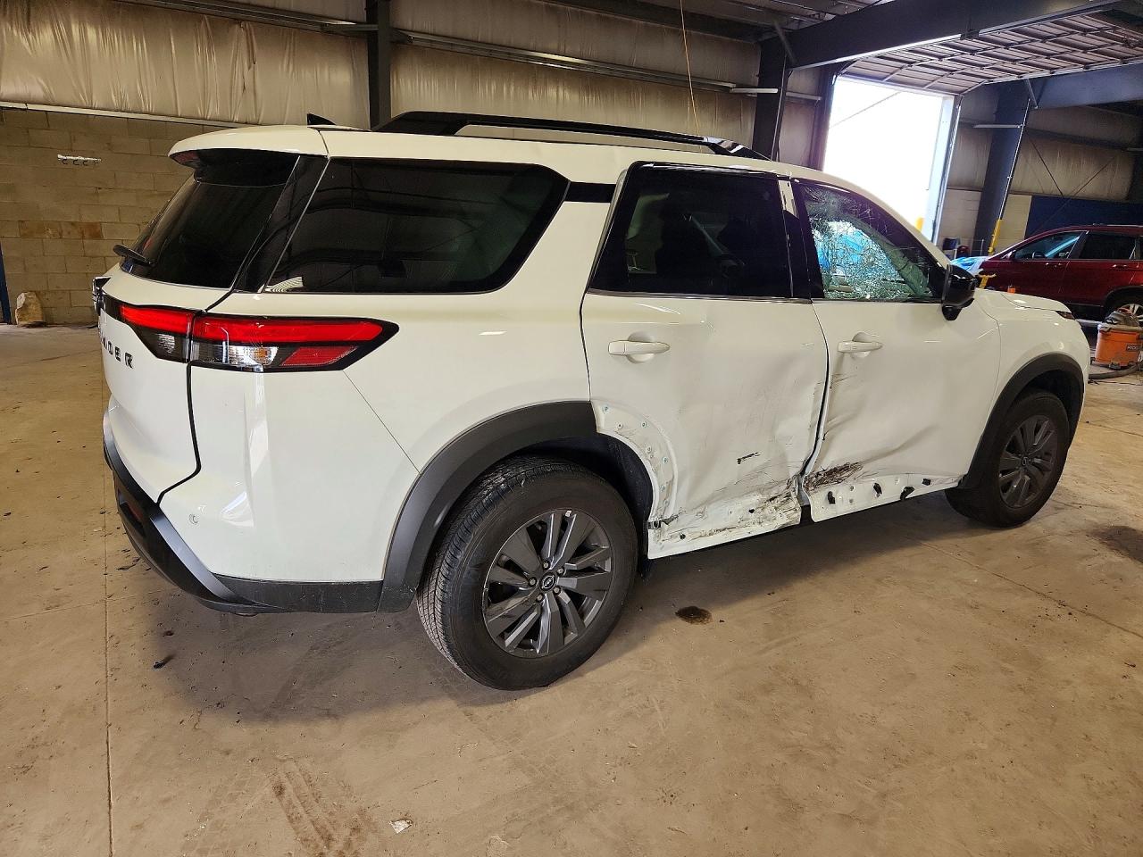 Nissan Pathfinder Sv