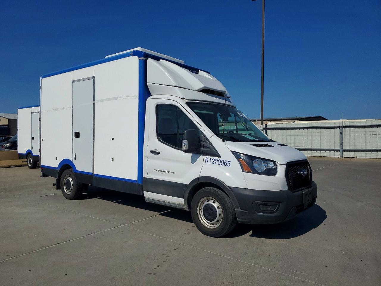 Salvage Ford Transit Image
