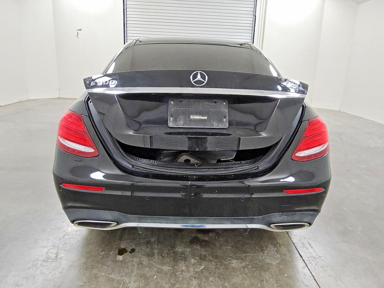 Mercedes-Benz E-Class 300