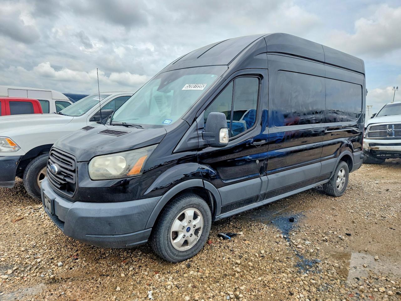 Salvage Ford Transit Image