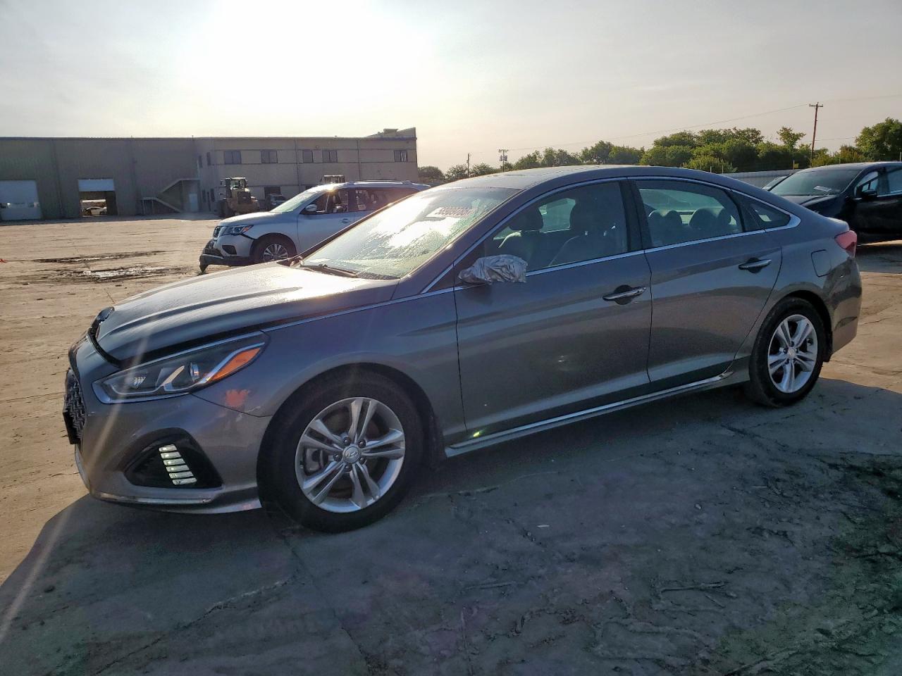 Salvage Hyundai SONATA Image