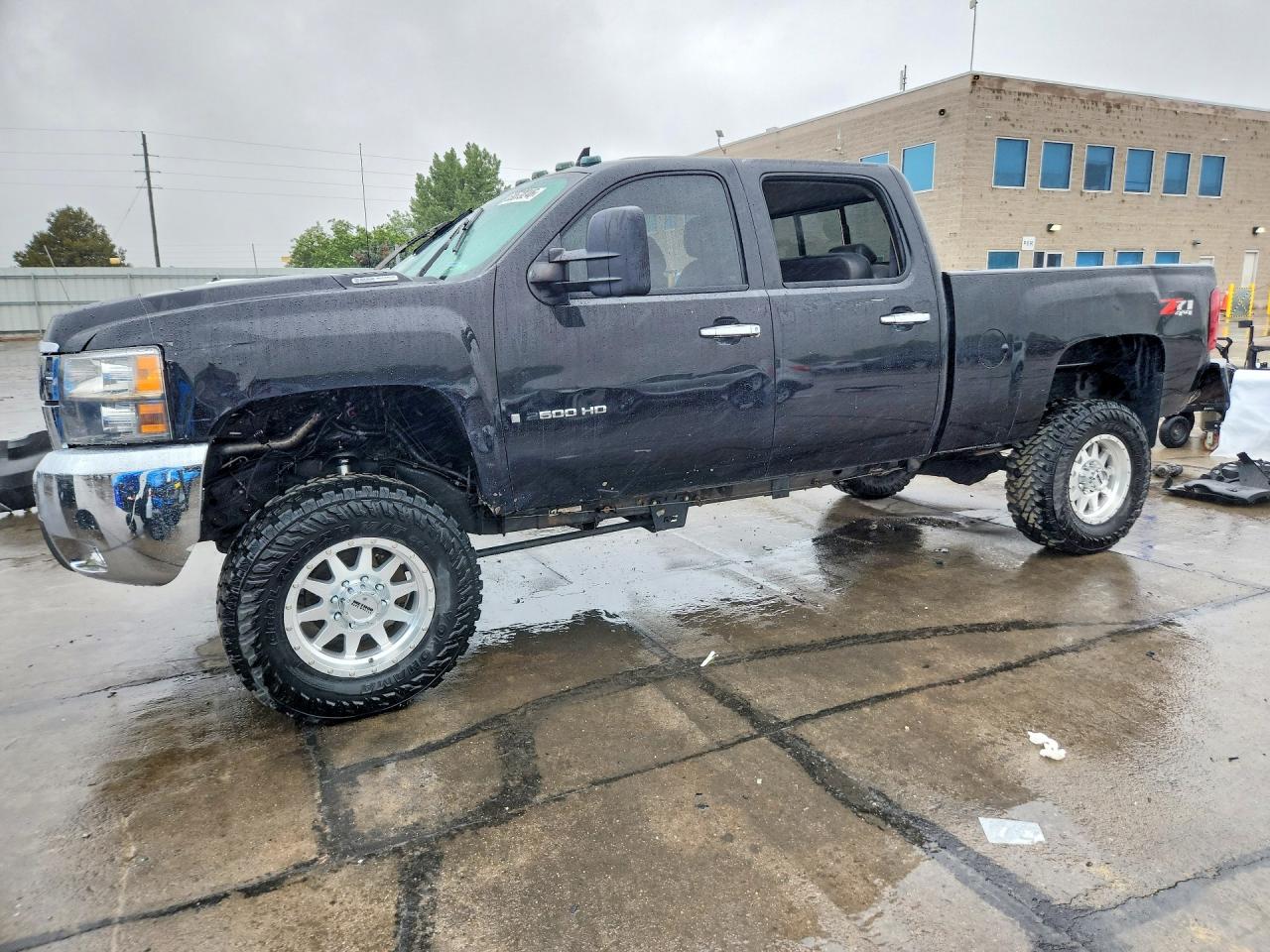 Salvage Chevrolet Silverado Image
