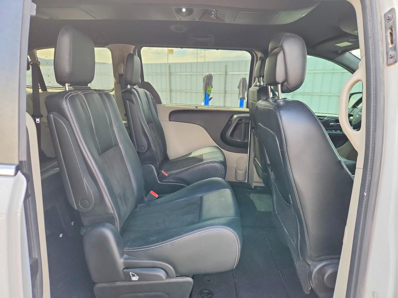 Dodge Caravan Sxt