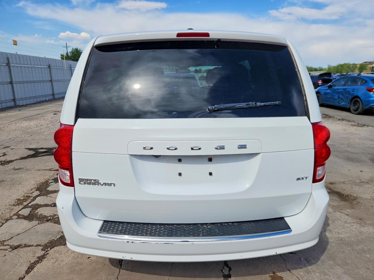 Dodge Caravan Sxt