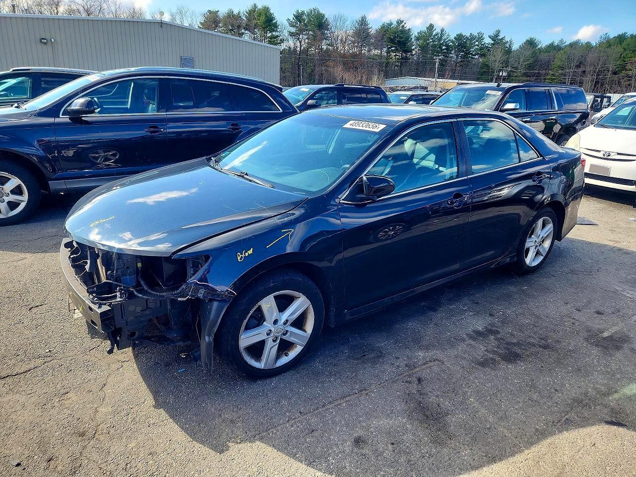 Salvage Toyota Camry Image