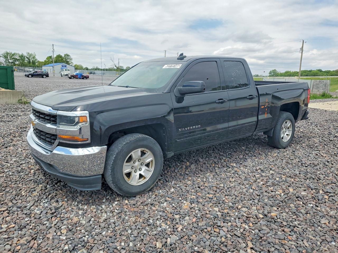 Salvage Chevrolet Silverado Image