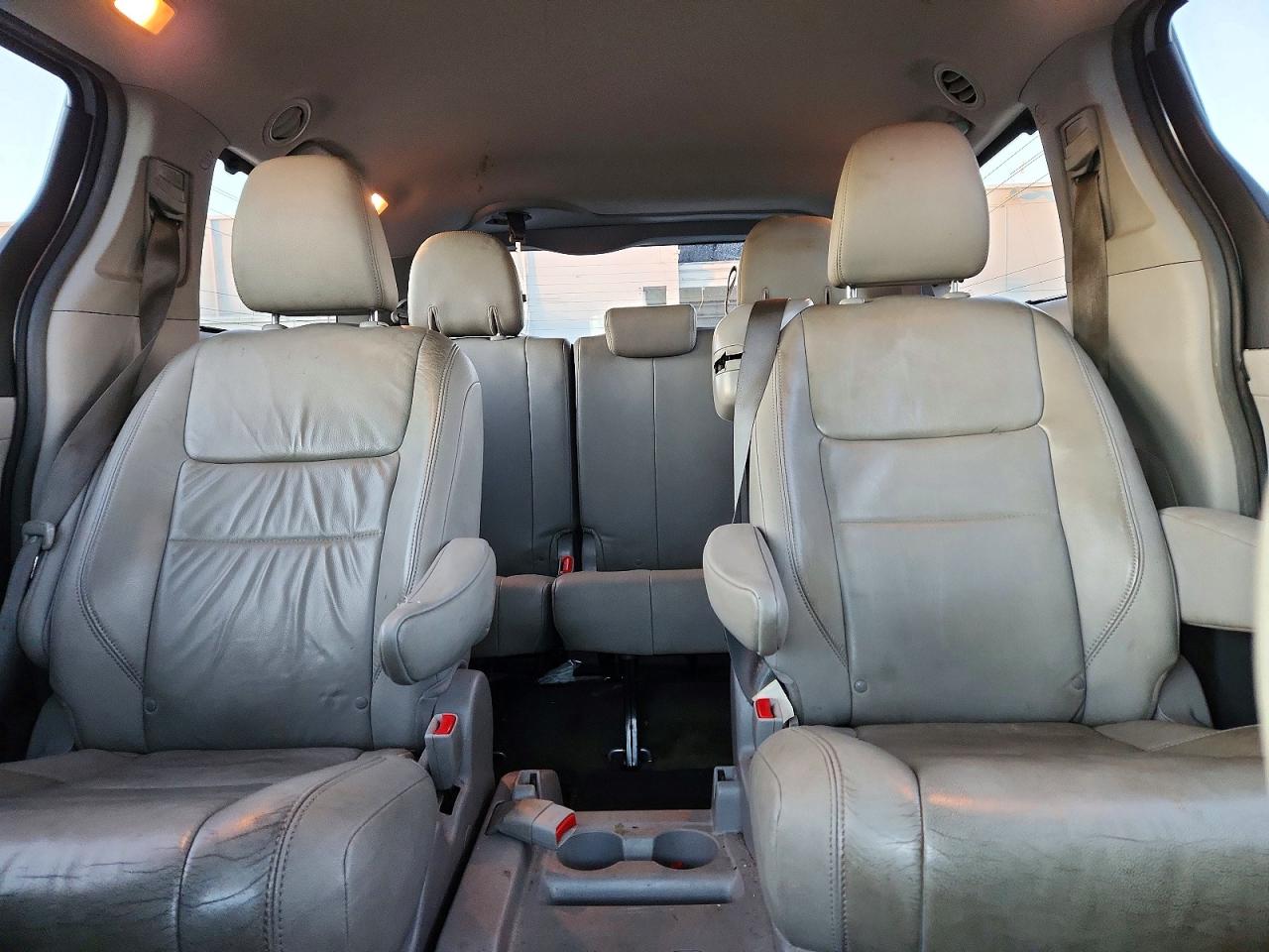Toyota Sienna Xle 8-passenger