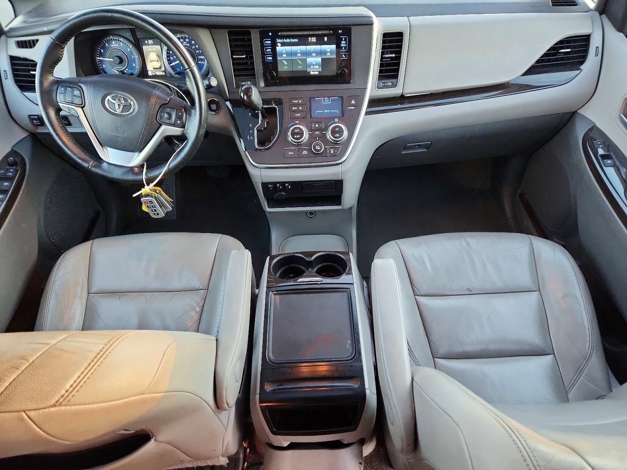 Toyota Sienna Xle 8-passenger