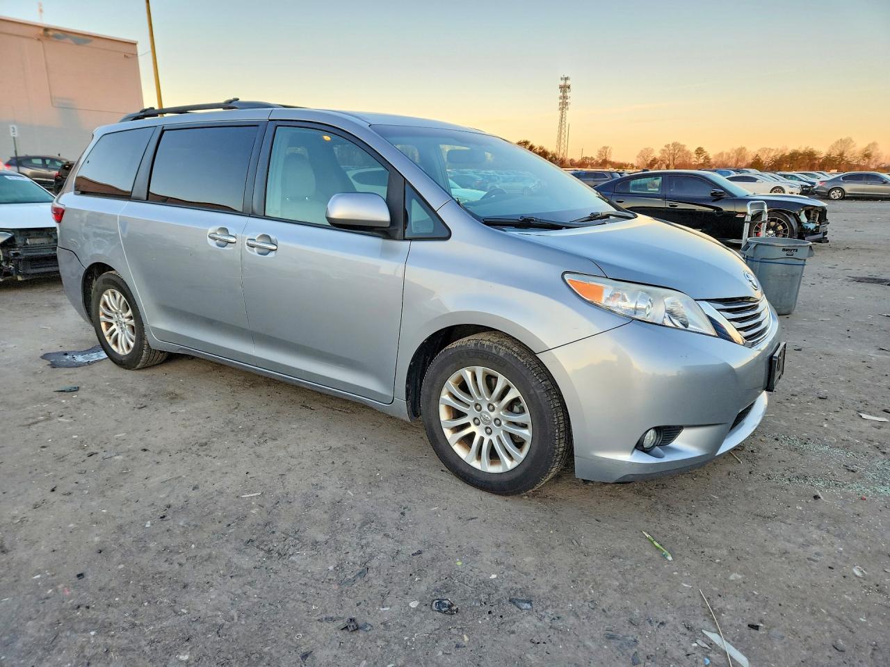 Toyota Sienna Xle 8-passenger