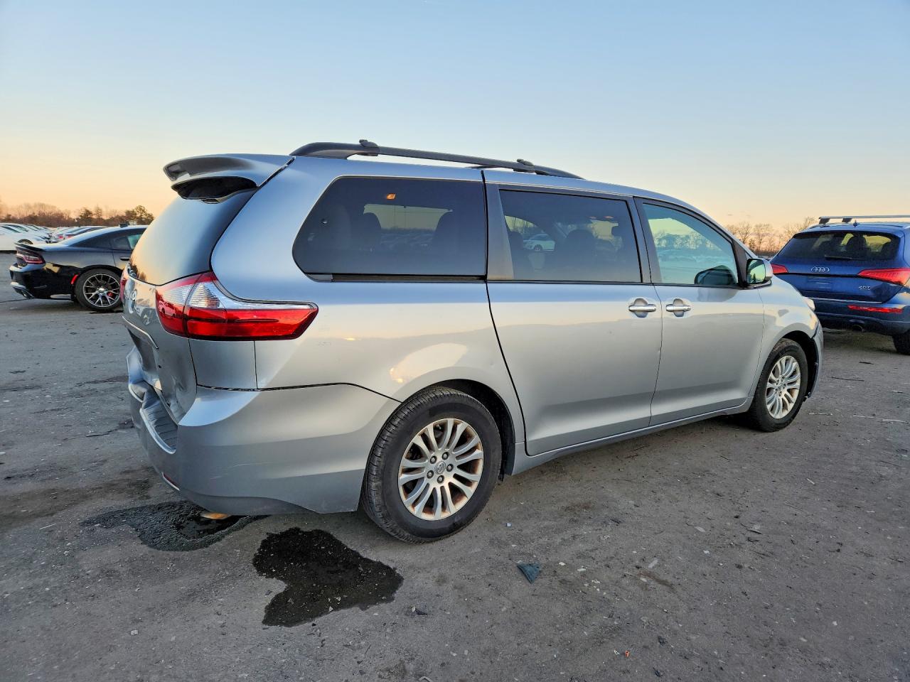 Toyota Sienna Xle 8-passenger