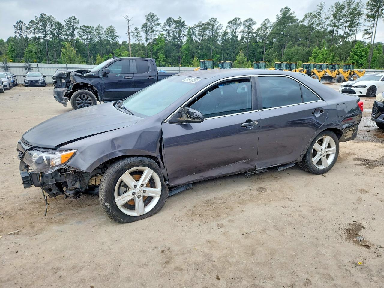 Salvage Toyota Camry Image