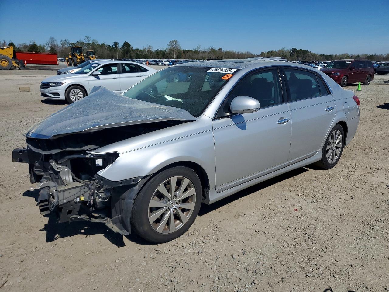 Salvage Toyota Avalon Image