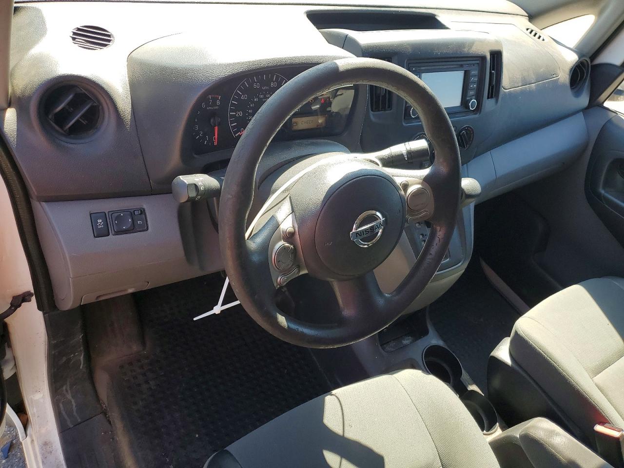 Nissan Nv