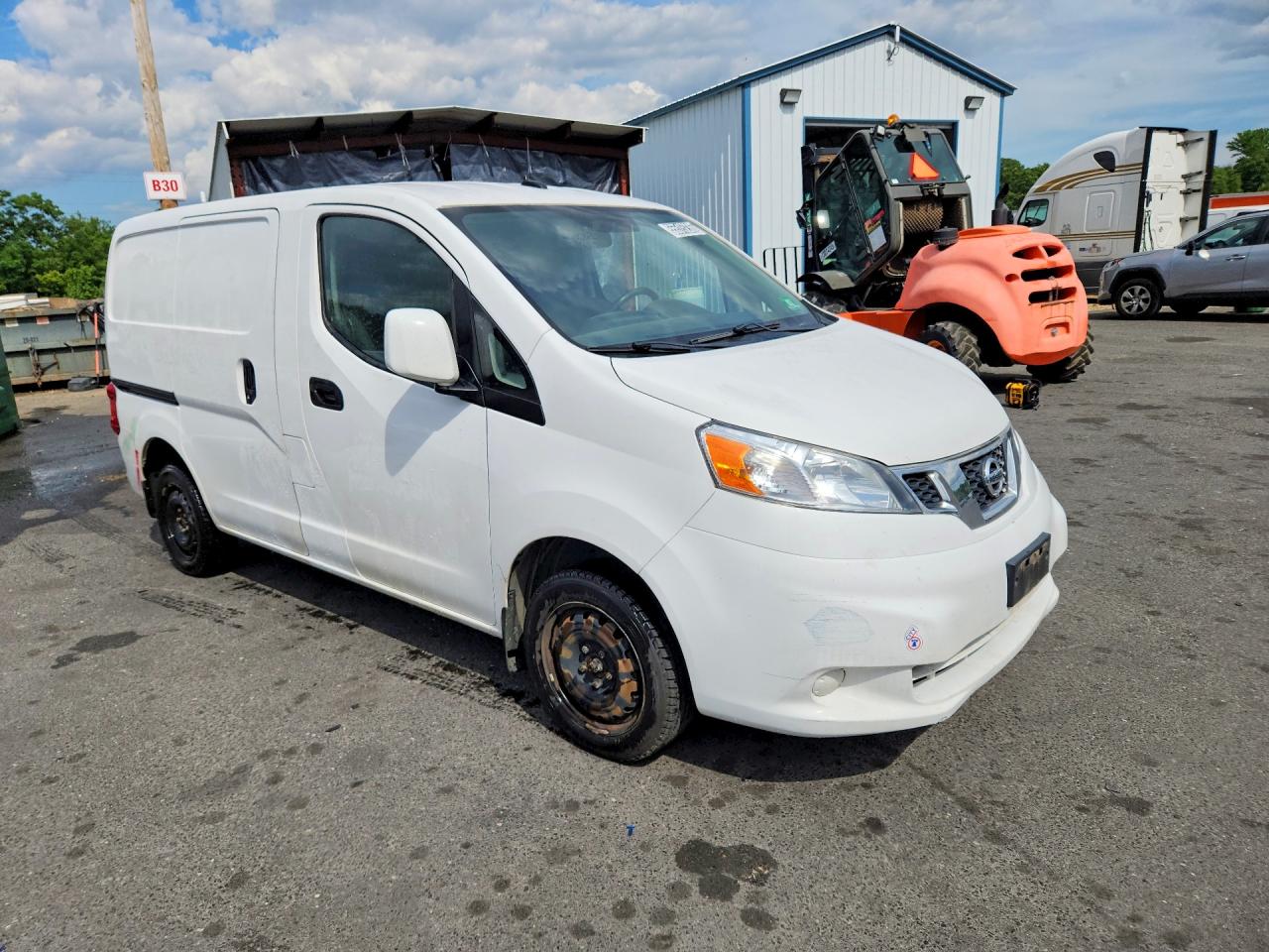 Nissan Nv