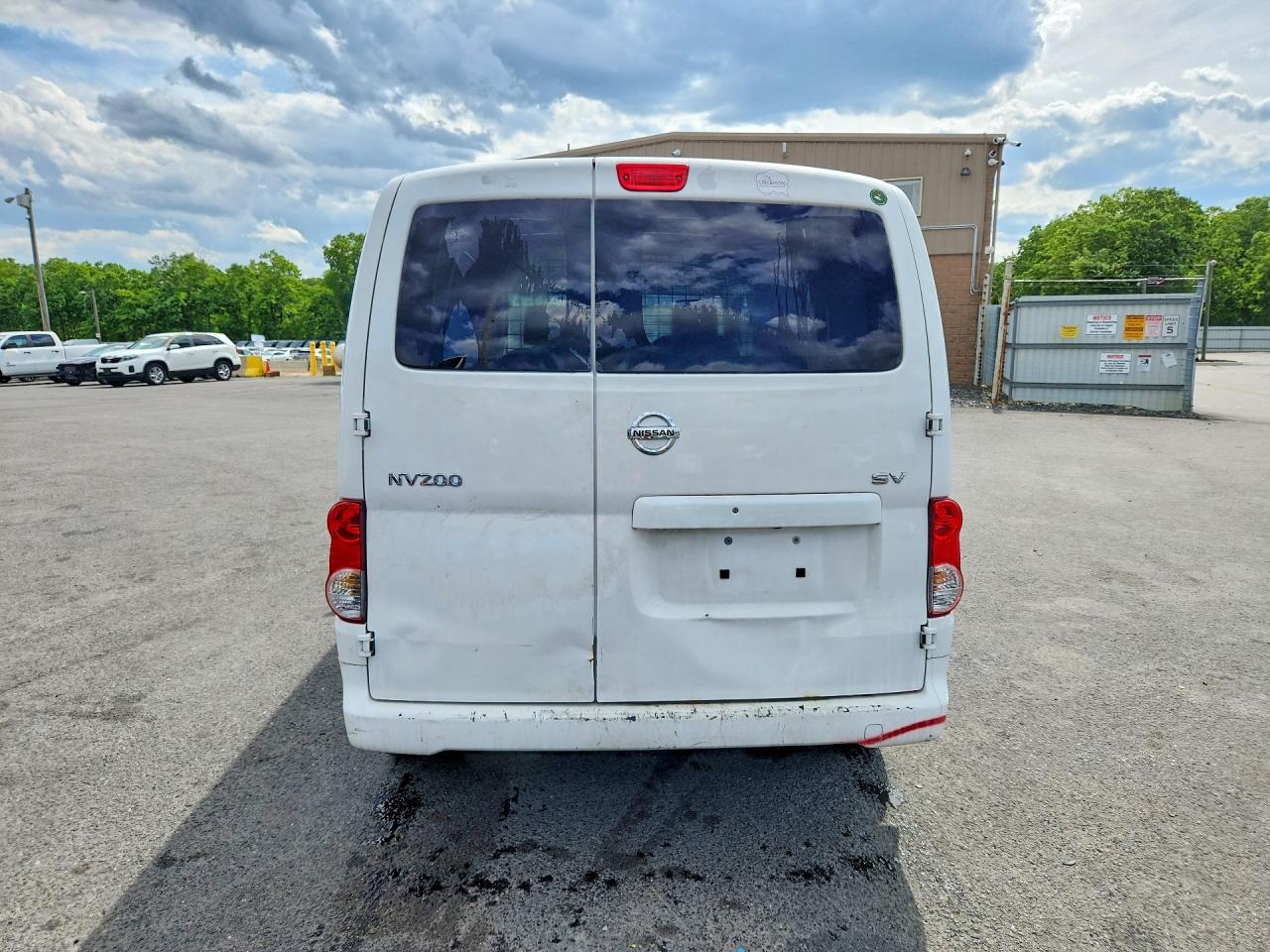 Nissan Nv