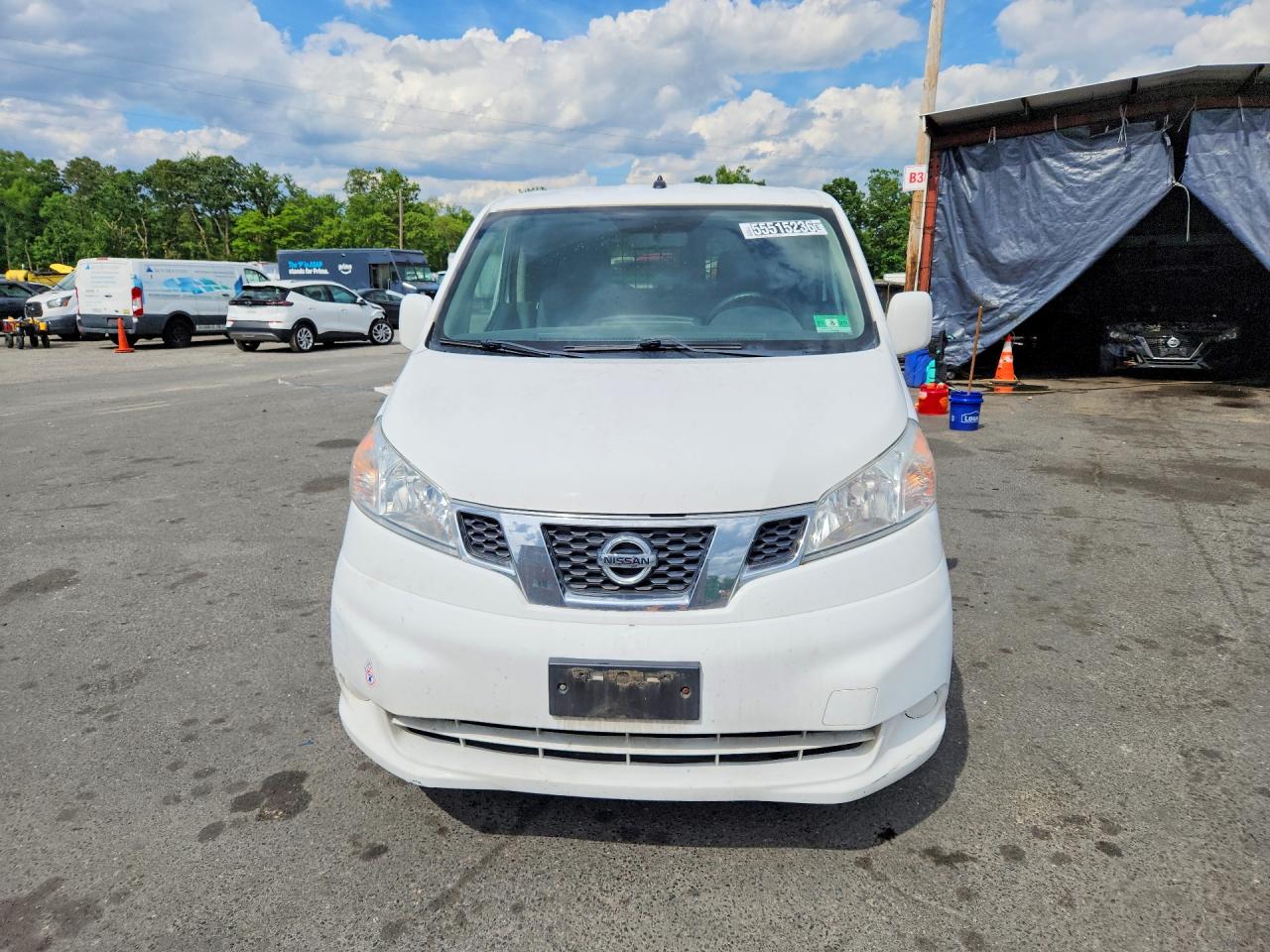 Nissan Nv