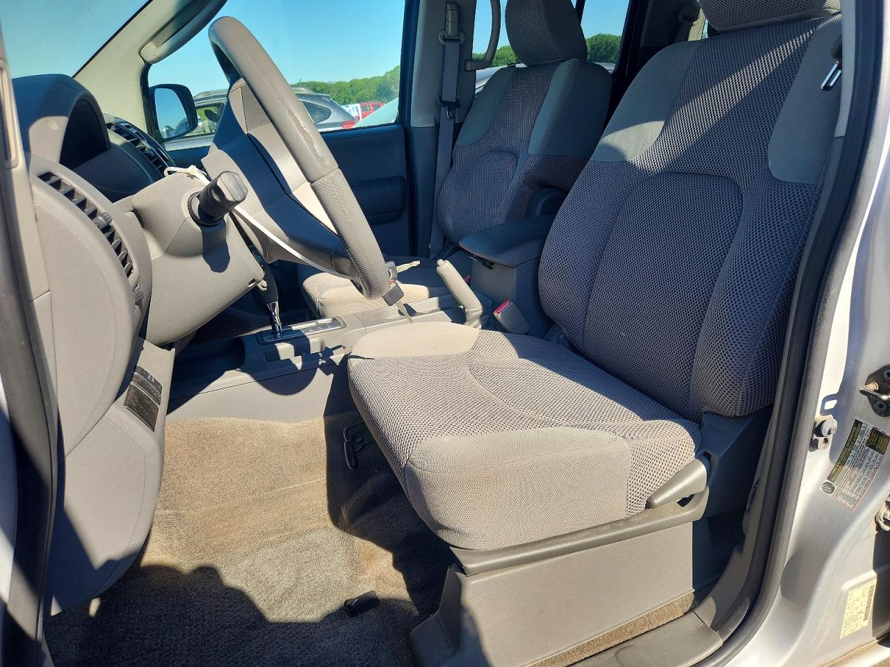 Nissan Frontier S