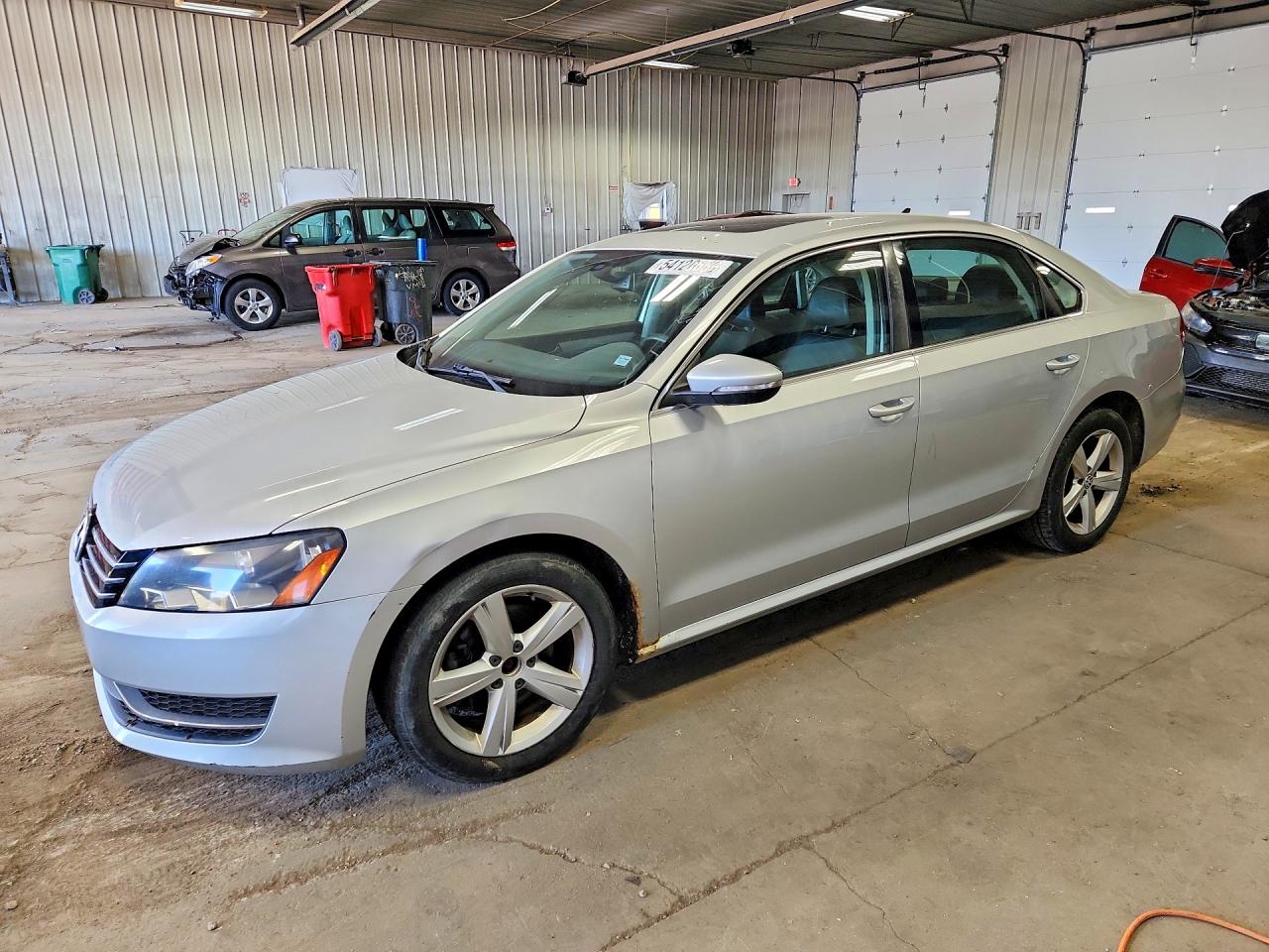 Salvage Volkswagen Passat Image