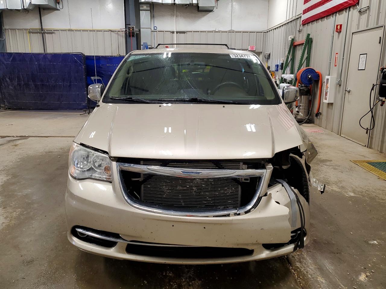 Chrysler Minivan Touring L