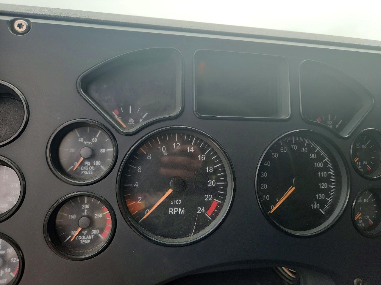 Mack Cxu613