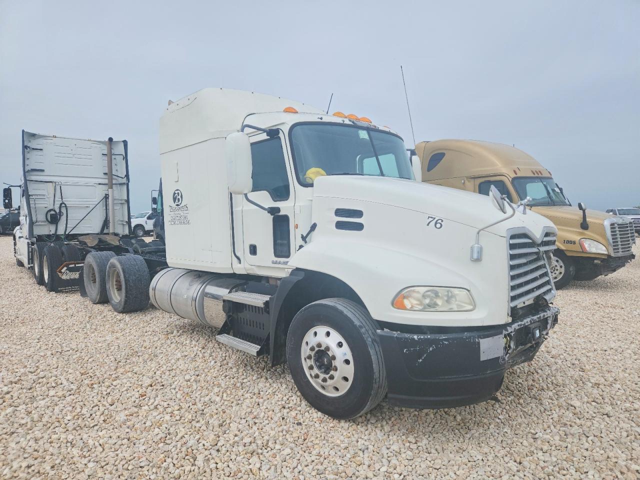 2013 Mack Cxu613