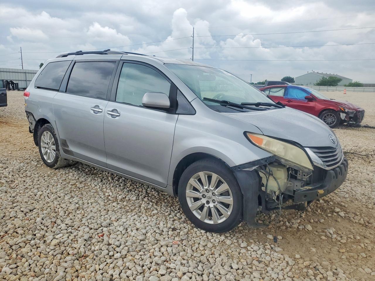 Toyota Sienna Xle 7-passenger