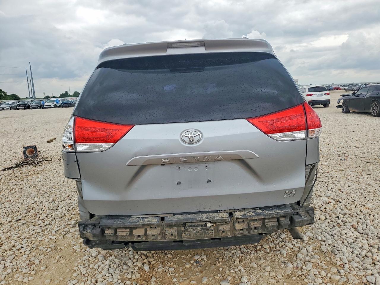 Toyota Sienna Xle 7-passenger