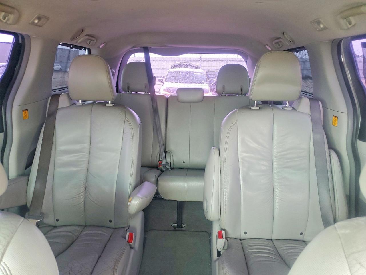 Toyota Sienna Xle 7-passenger