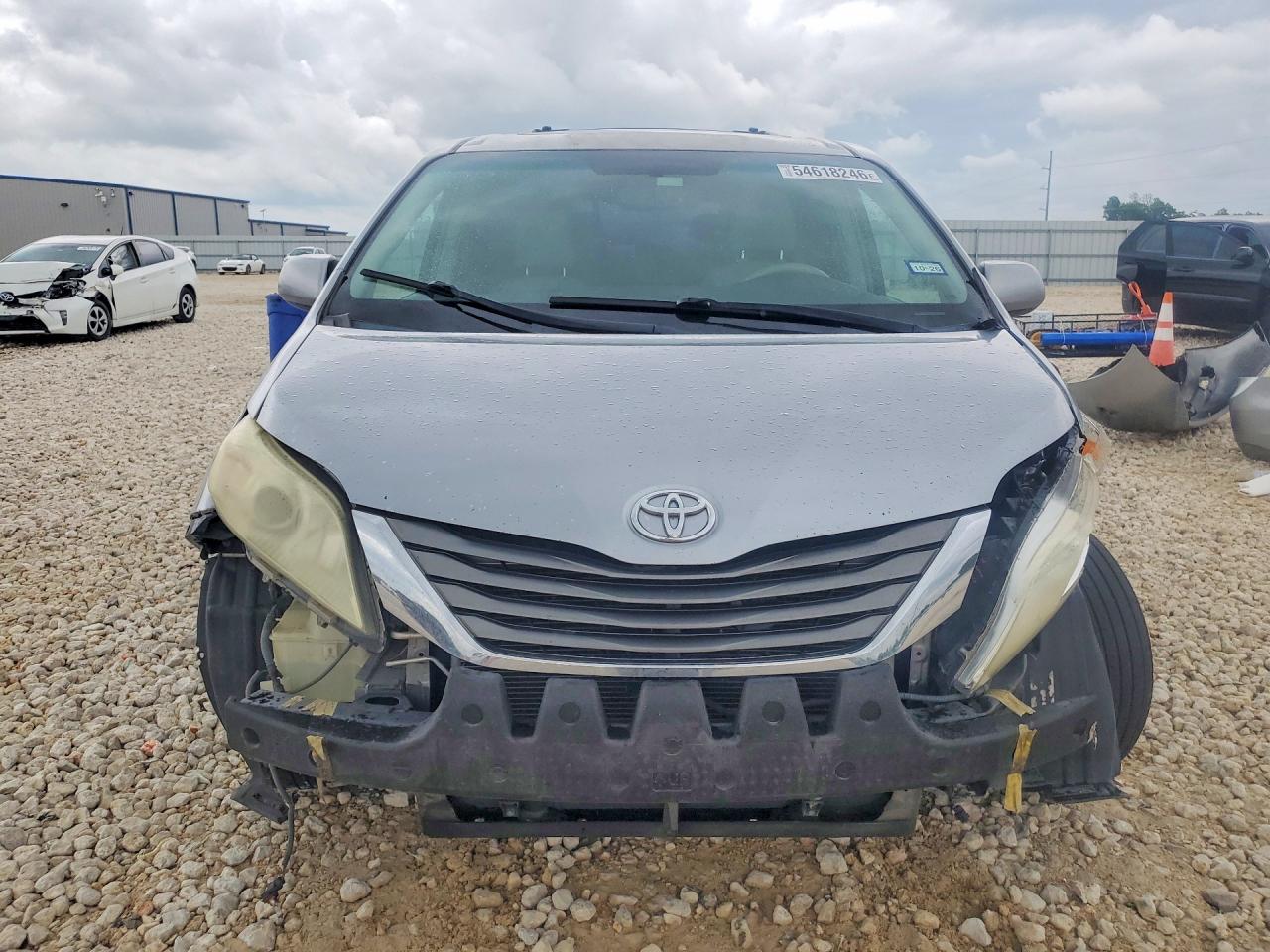 Toyota Sienna Xle 7-passenger