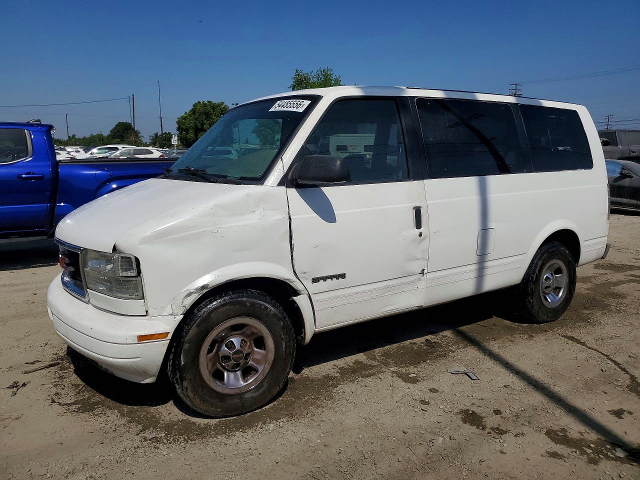 Salvage GMC Safari Image