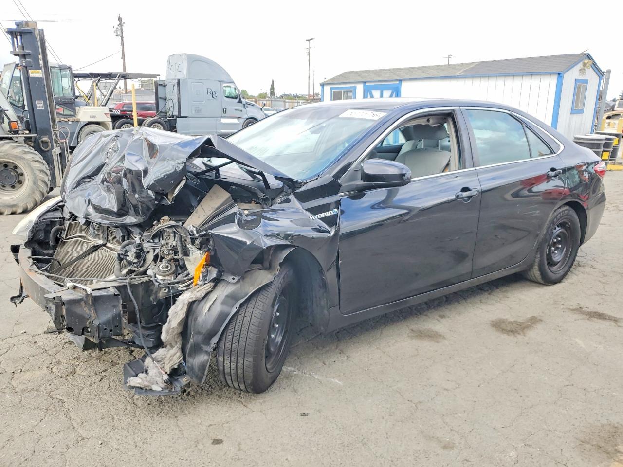 Salvage Toyota Camry Image