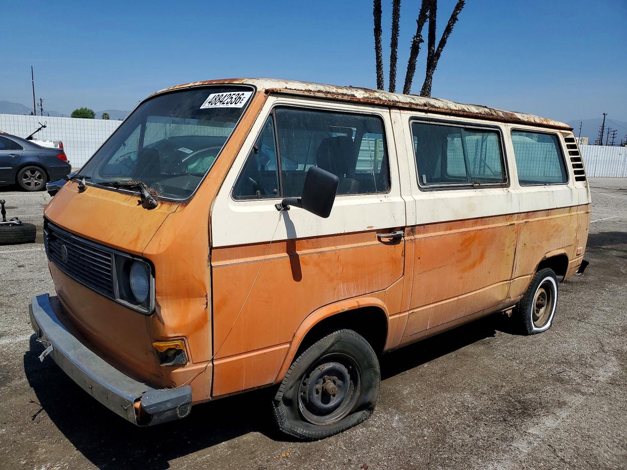 Salvage Volkswagen Vanagon Image