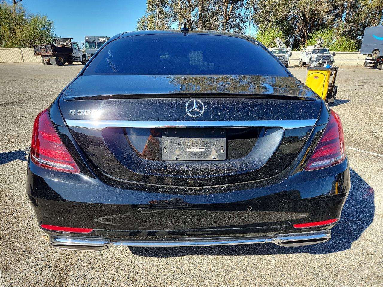 Mercedes-Benz S-Class 560