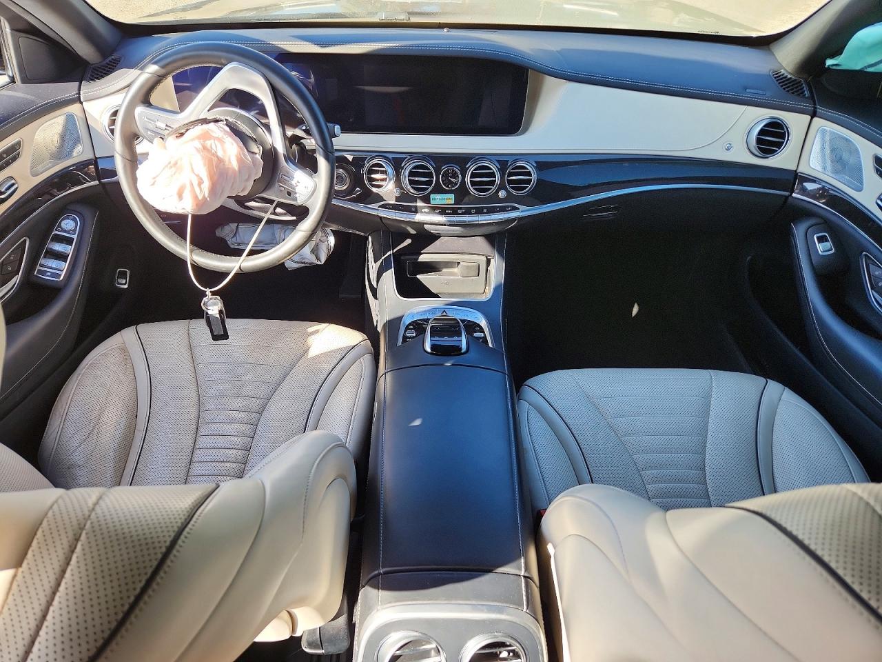 Mercedes-Benz S-Class 560