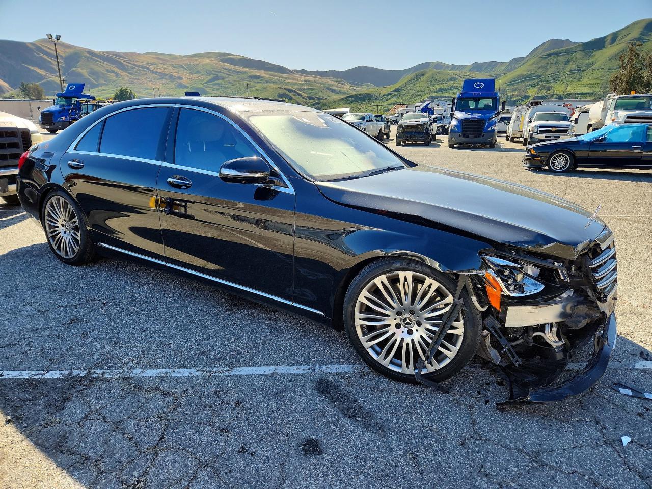 Mercedes-Benz S-Class 560
