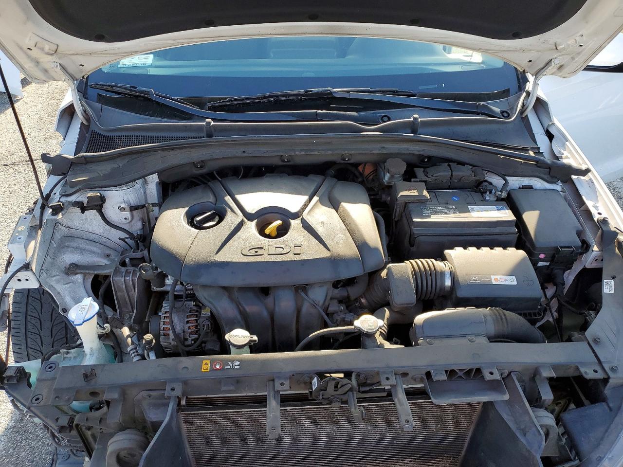 Hyundai ELANTRA Base