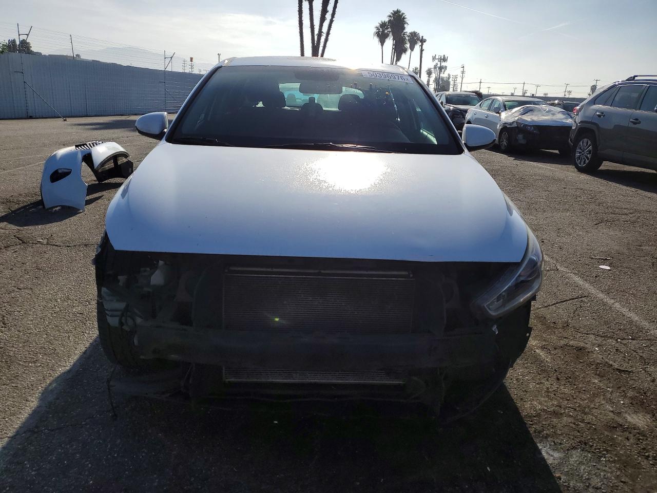 Hyundai ELANTRA Base