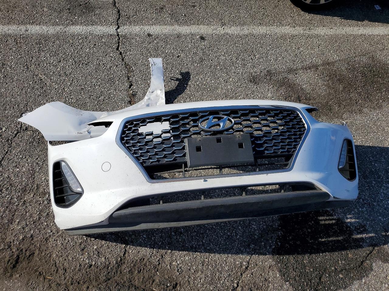 Hyundai ELANTRA Base