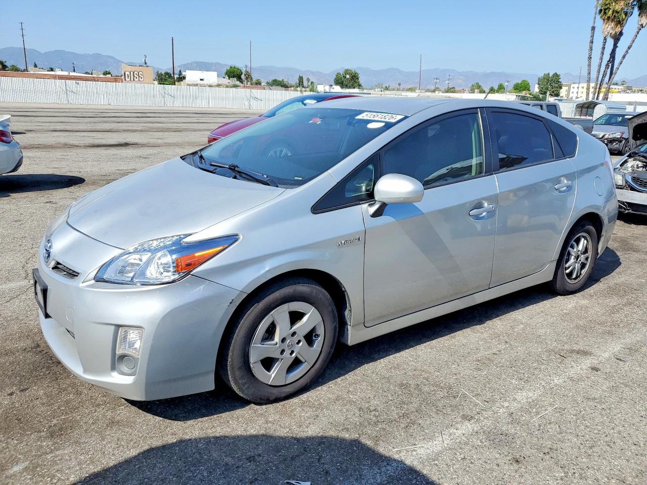 Salvage Toyota Prius Image