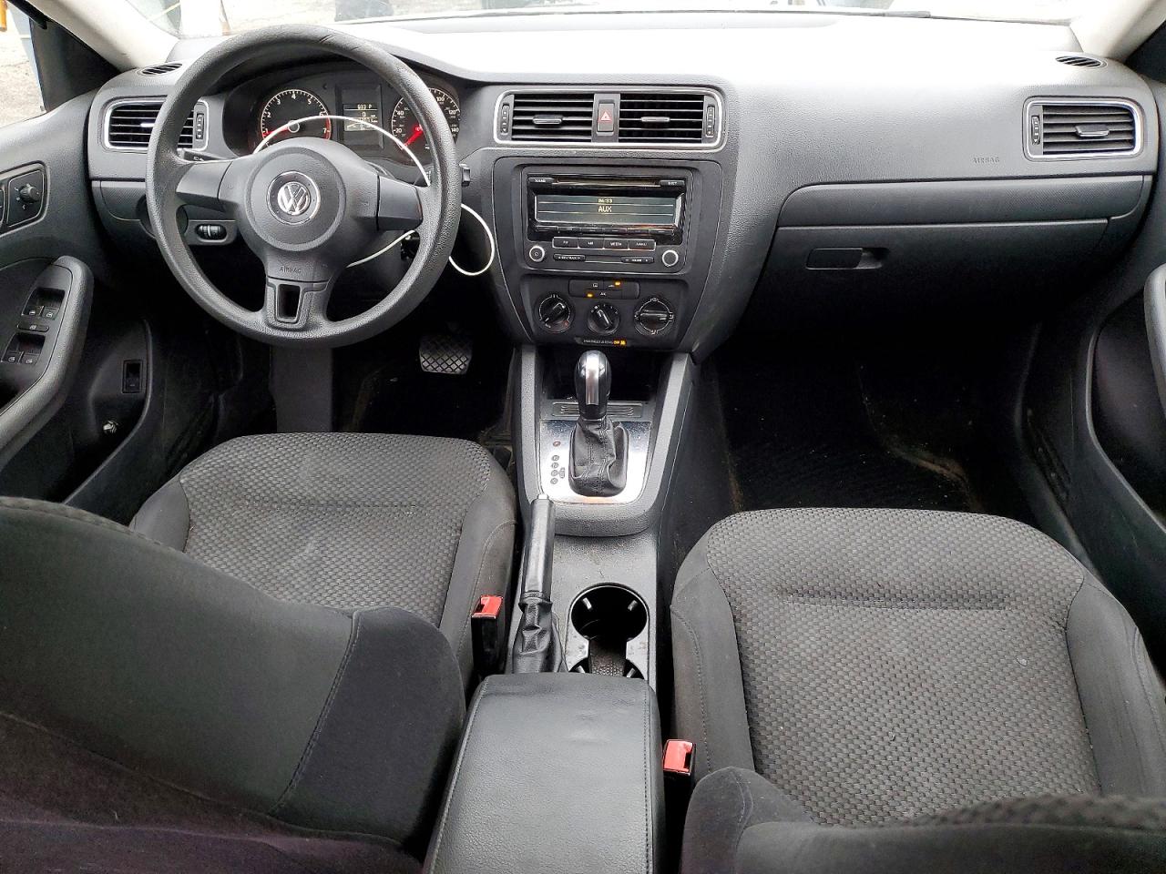 Volkswagen Jetta Base