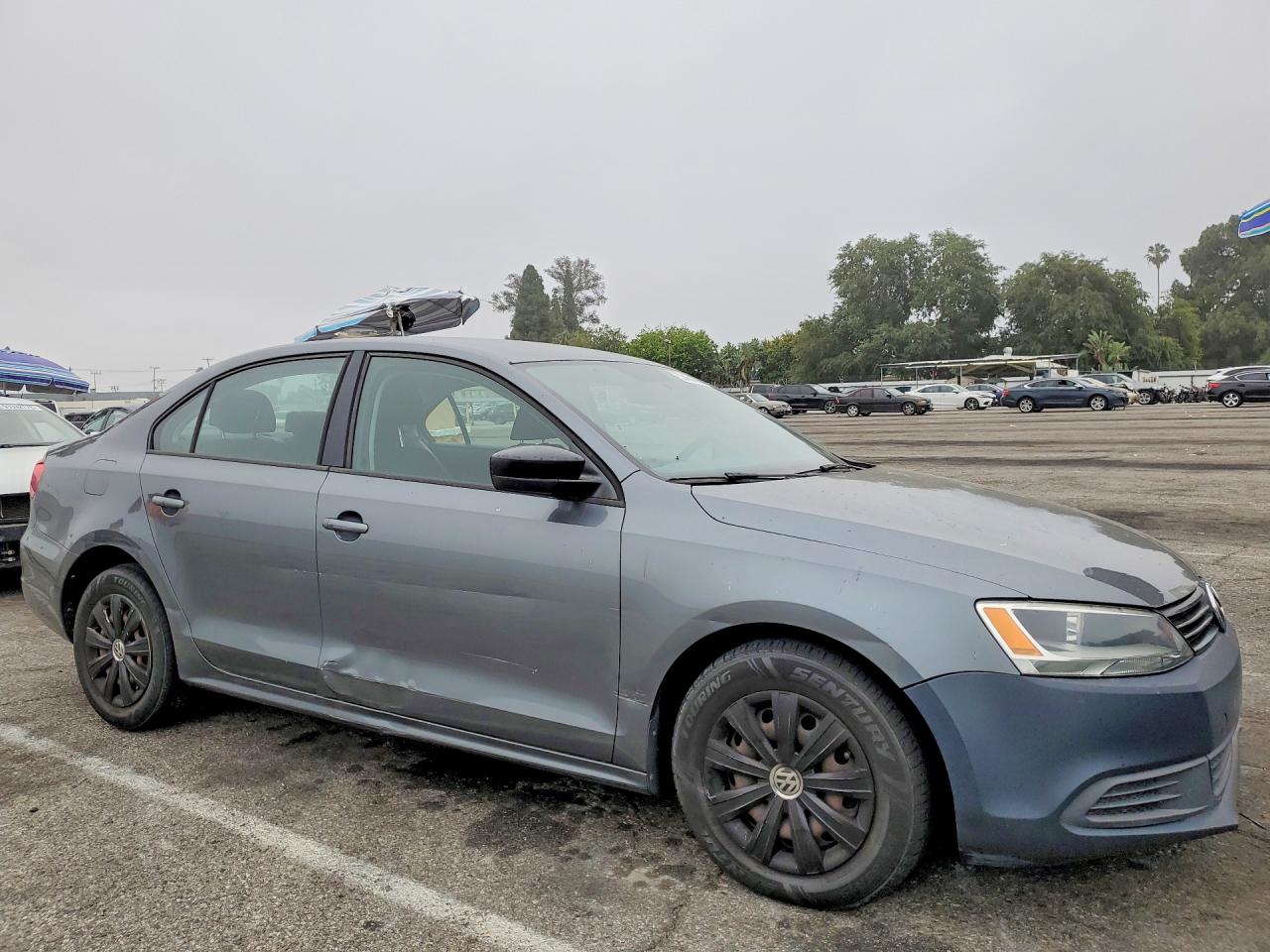 Volkswagen Jetta Base