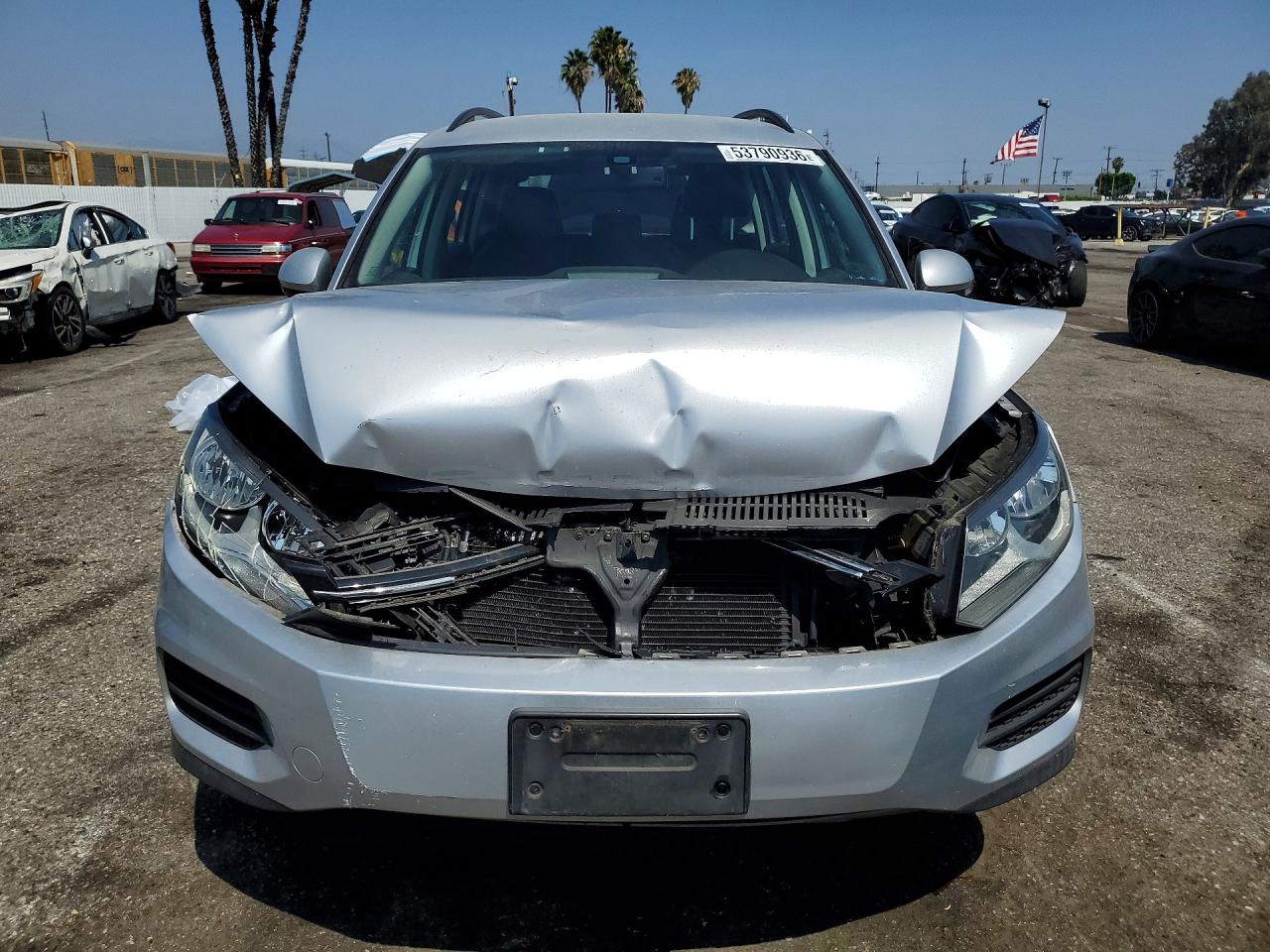 Volkswagen Tiguan S